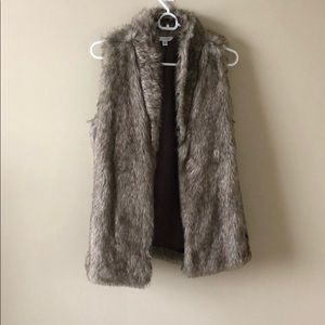 Fake fur vest